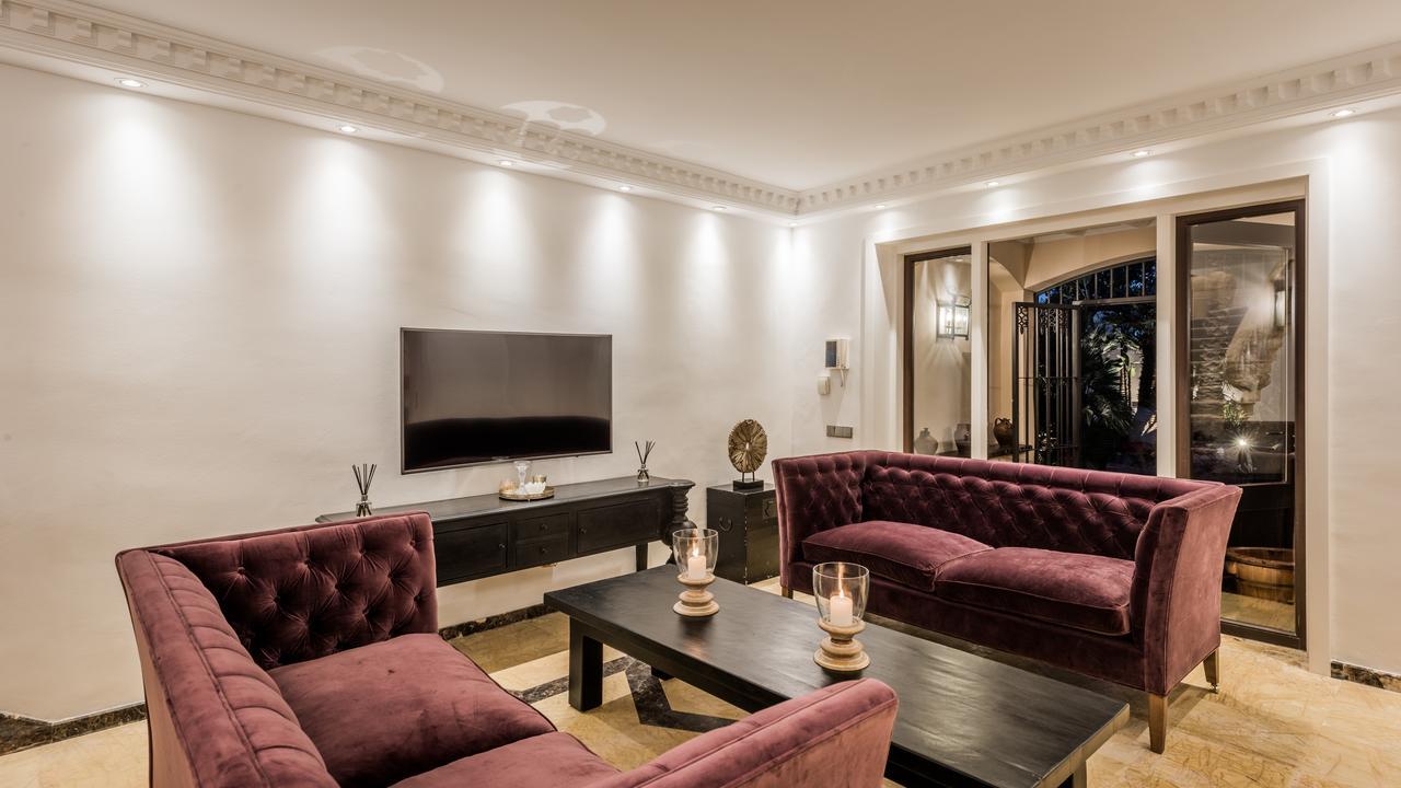 The Residence By The Beach House Μαρμπέλλα Εξωτερικό φωτογραφία